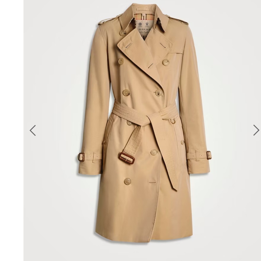 Burberry Kensington Tan Trench Coat with Luxurious Fur Collar - Picture 12 of 16